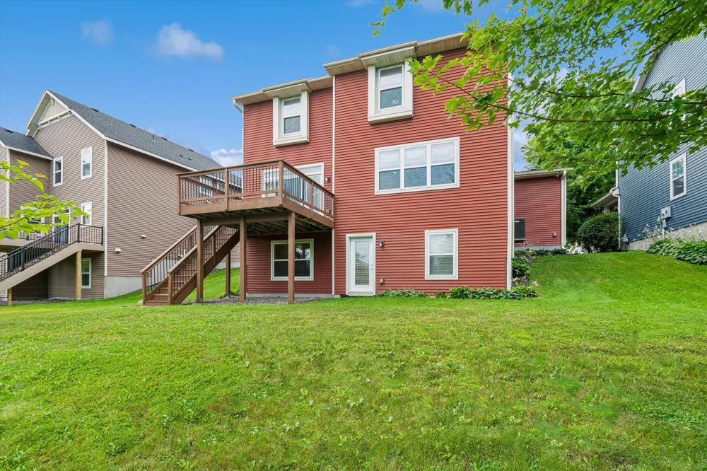 3947 Valencia Lane Chaska, MN 55318