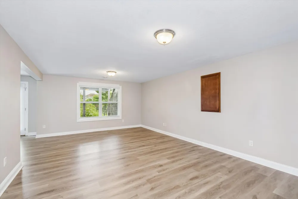 3947 Valencia Lane Chaska, MN 55318