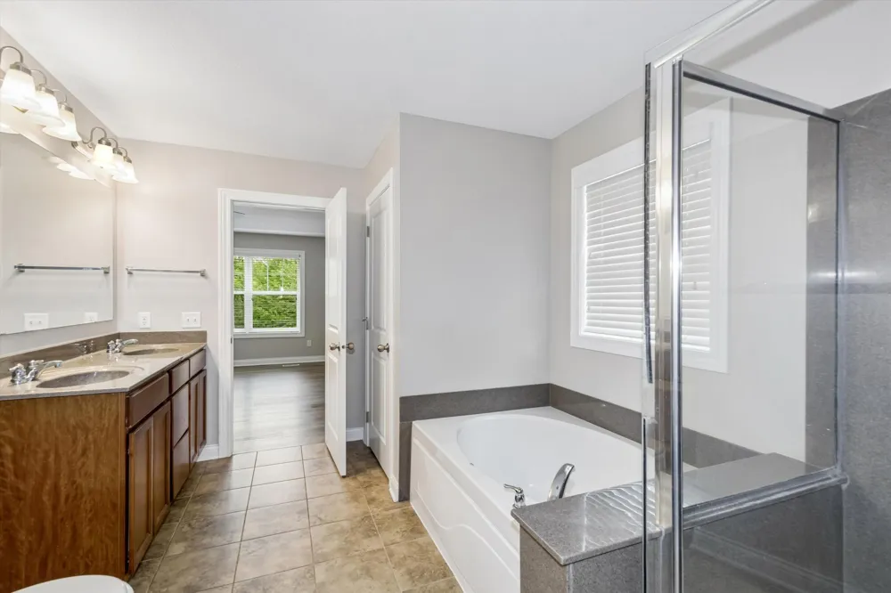 3947 Valencia Lane Chaska, MN 55318