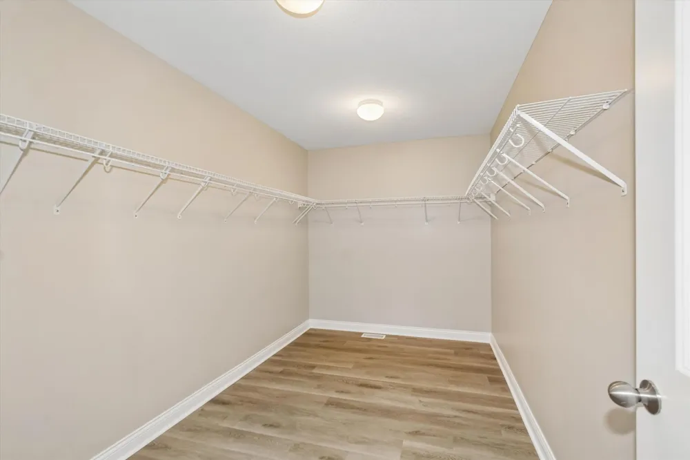 3947 Valencia Lane Chaska, MN 55318