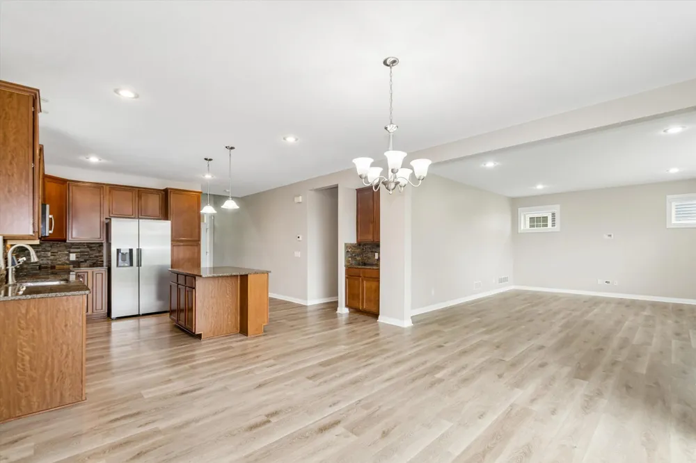 3947 Valencia Lane Chaska, MN 55318