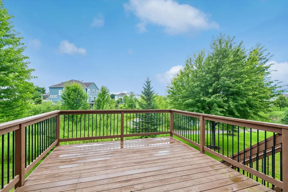 3947 Valencia Lane Chaska, MN 55318