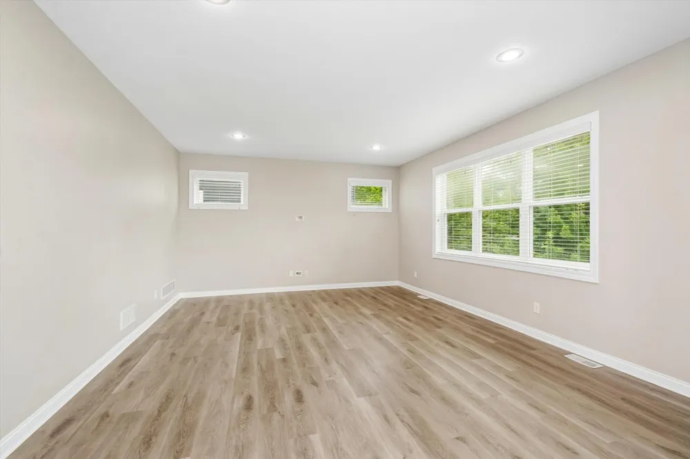 3947 Valencia Lane Chaska, MN 55318