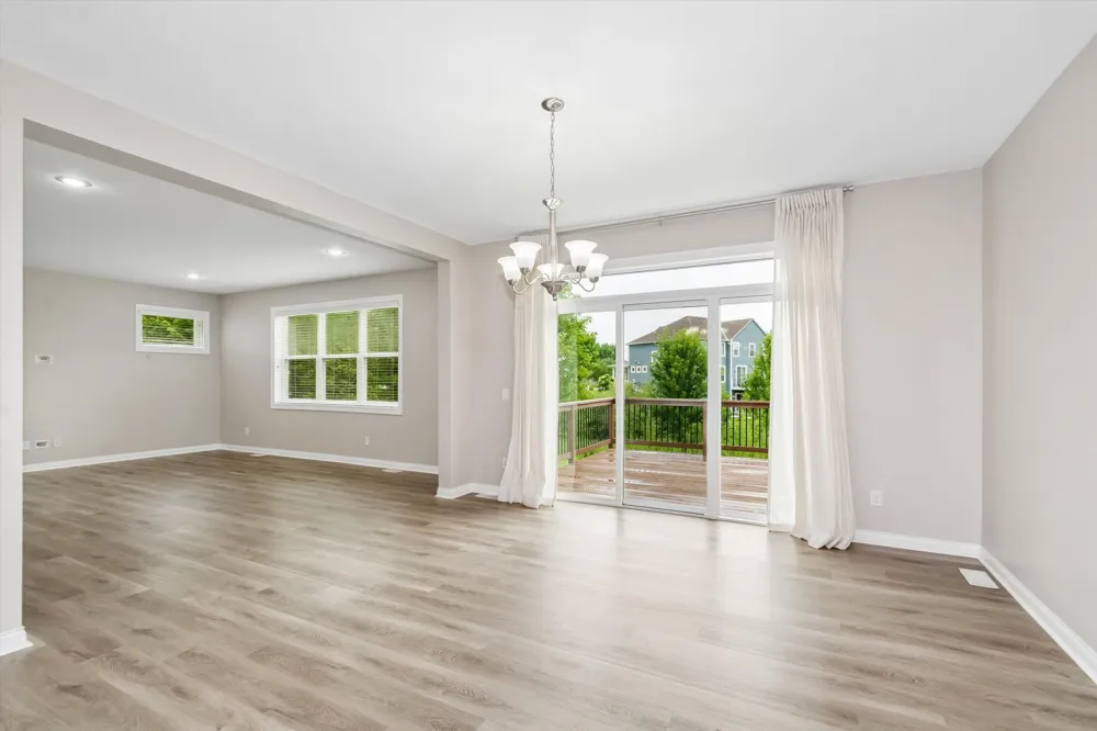 3947 Valencia Lane Chaska, MN 55318