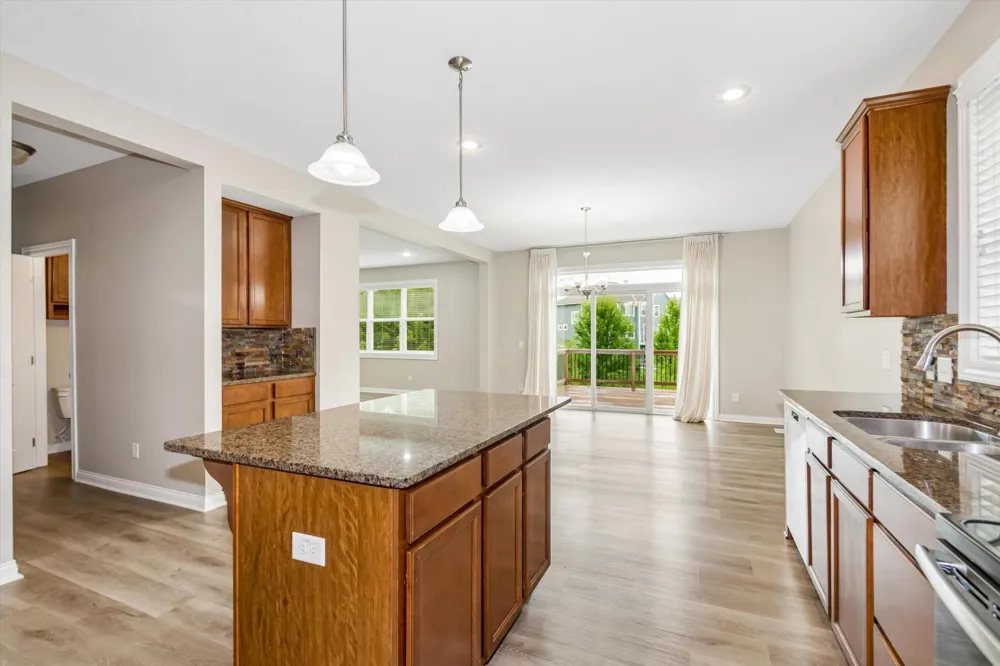 3947 Valencia Lane Chaska, MN 55318
