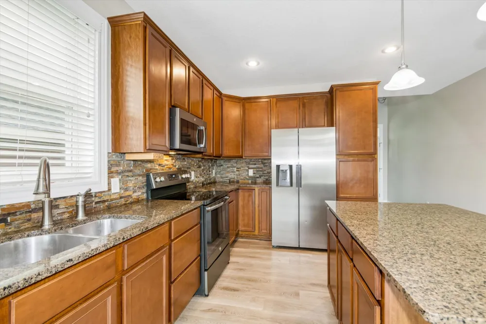 3947 Valencia Lane Chaska, MN 55318