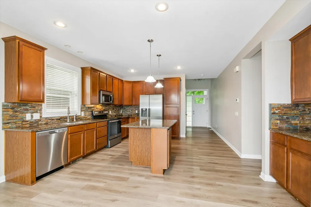 3947 Valencia Lane Chaska, MN 55318