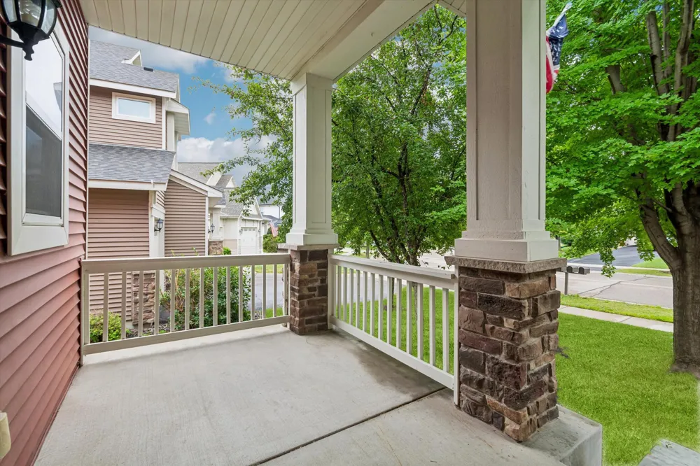 3947 Valencia Lane Chaska, MN 55318