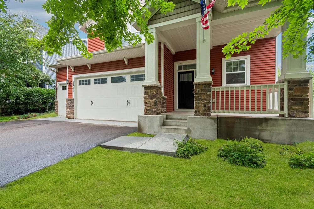 3947 Valencia Lane Chaska, MN 55318