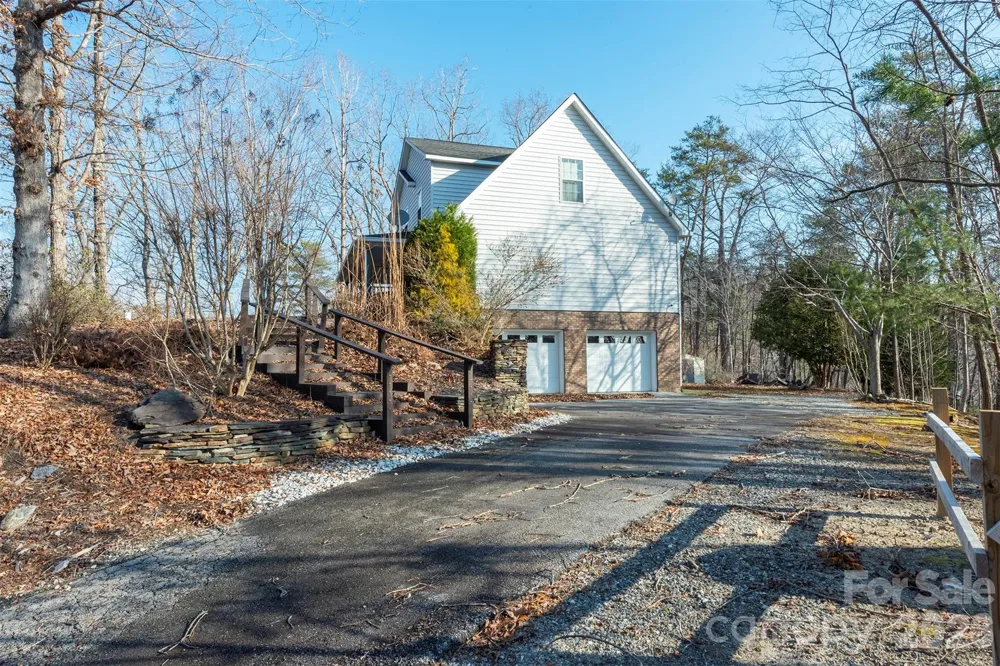 192 Buzzards Place Lake Lure, NC 28746