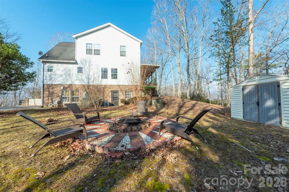 192 Buzzards Place Lake Lure, NC 28746