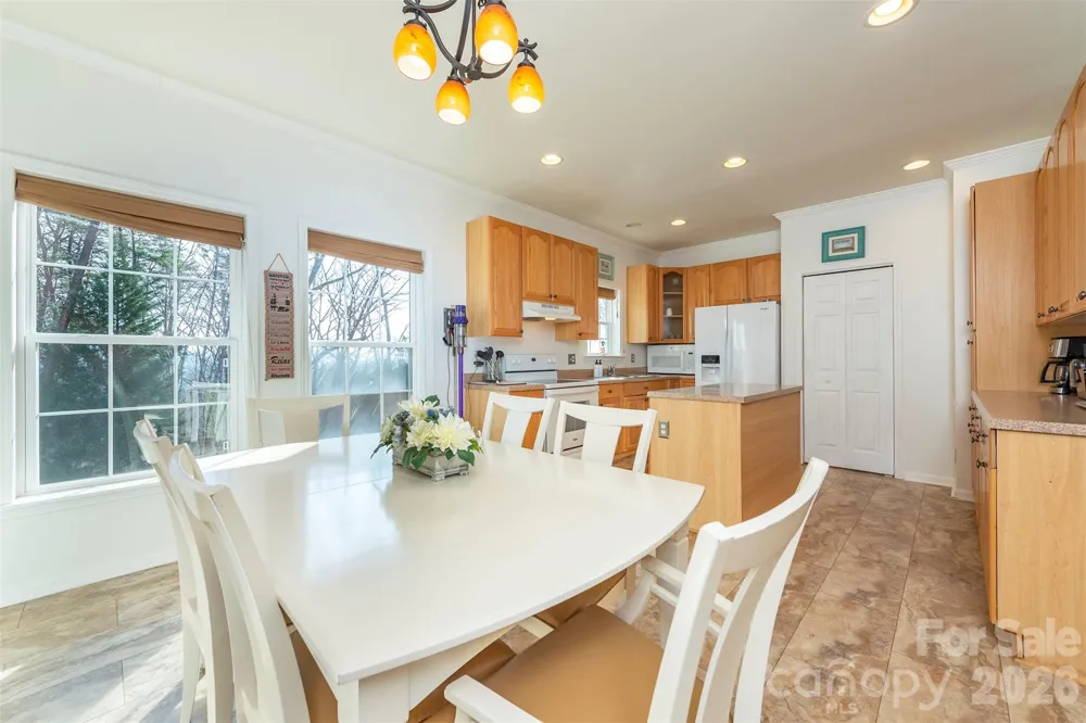 192 Buzzards Place Lake Lure, NC 28746