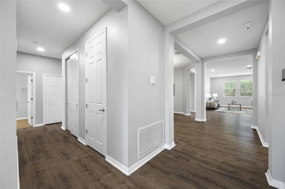 1405 PARKER DEN DRIVE Ruskin, FL 33570