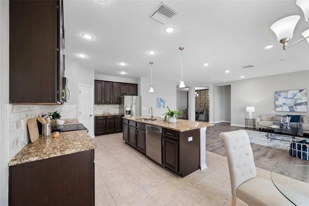 1405 PARKER DEN DRIVE Ruskin, FL 33570