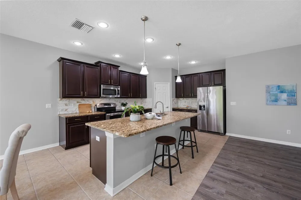 1405 PARKER DEN DRIVE Ruskin, FL 33570