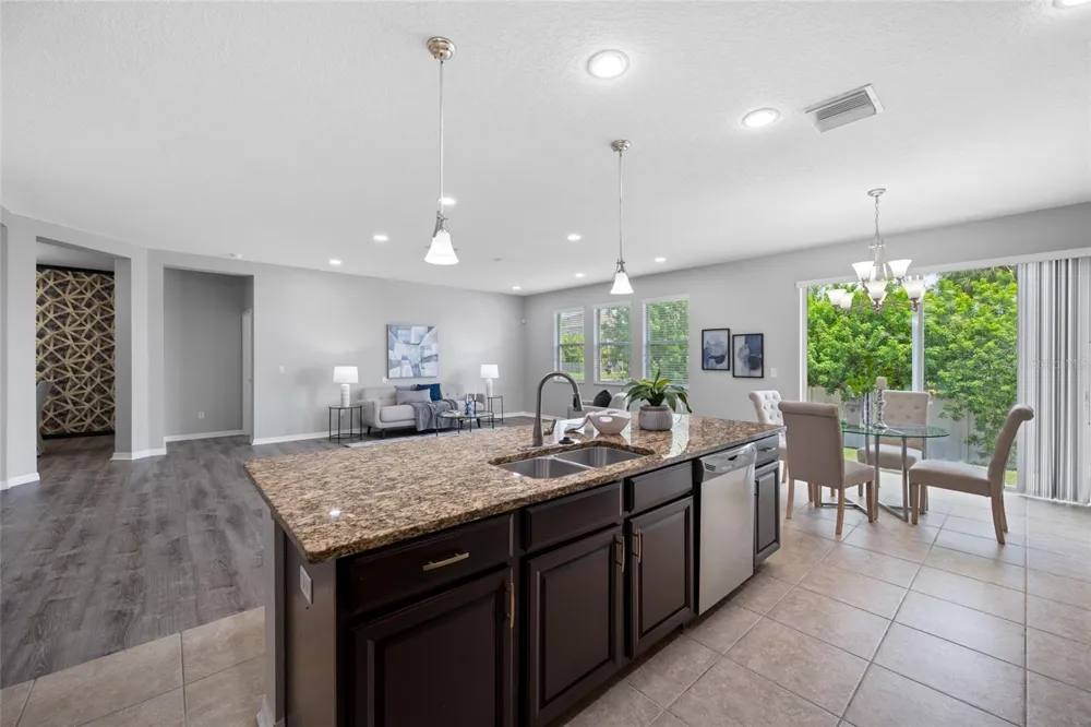 1405 PARKER DEN DRIVE Ruskin, FL 33570