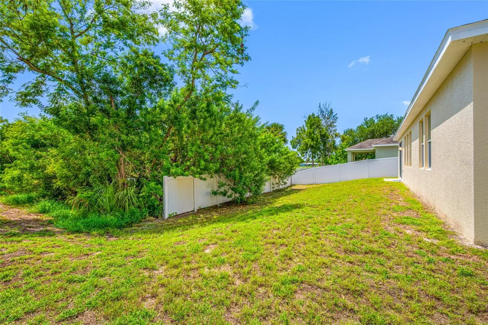 1405 PARKER DEN DRIVE Ruskin, FL 33570