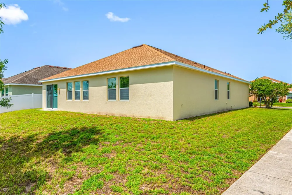 1405 PARKER DEN DRIVE Ruskin, FL 33570
