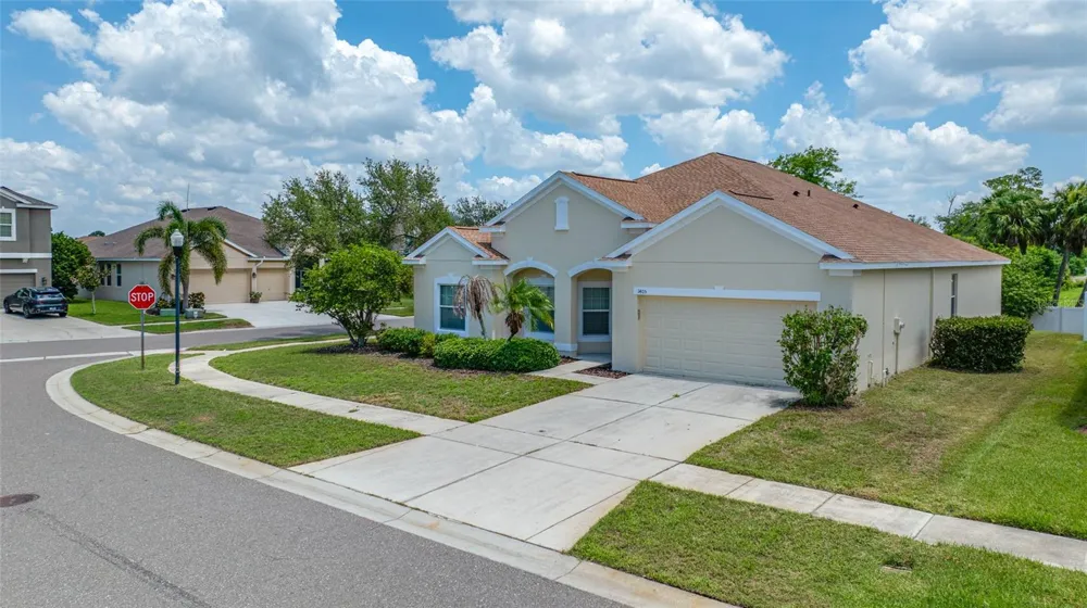 1405 PARKER DEN DRIVE Ruskin, FL 33570