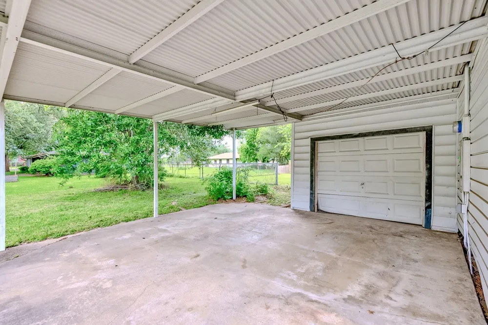 1504 Avenue K Nederland, TX 77627