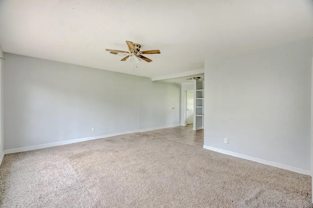 1504 Avenue K Nederland, TX 77627