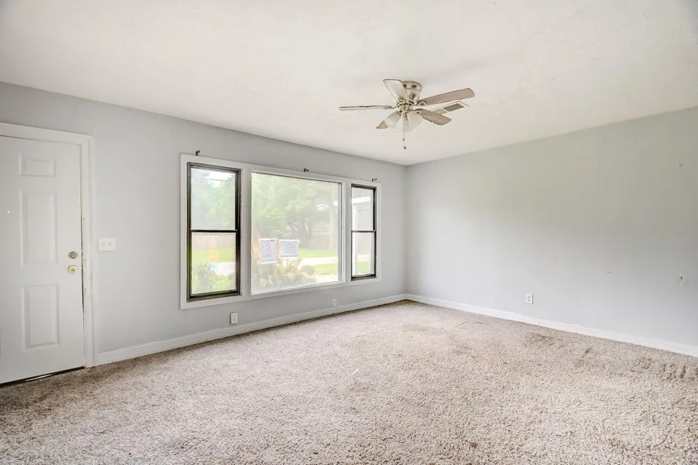 1504 Avenue K Nederland, TX 77627