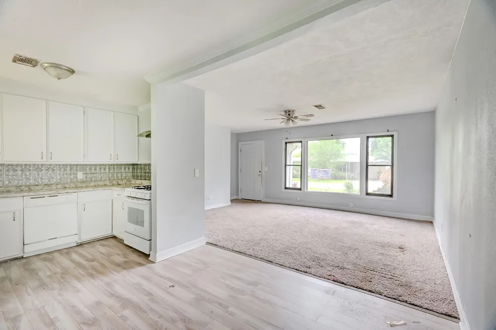 1504 Avenue K Nederland, TX 77627