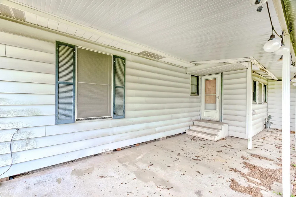 1504 Avenue K Nederland, TX 77627