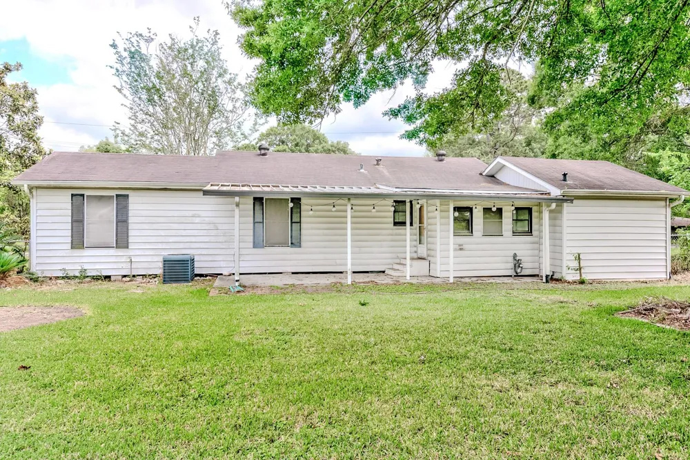 1504 Avenue K Nederland, TX 77627