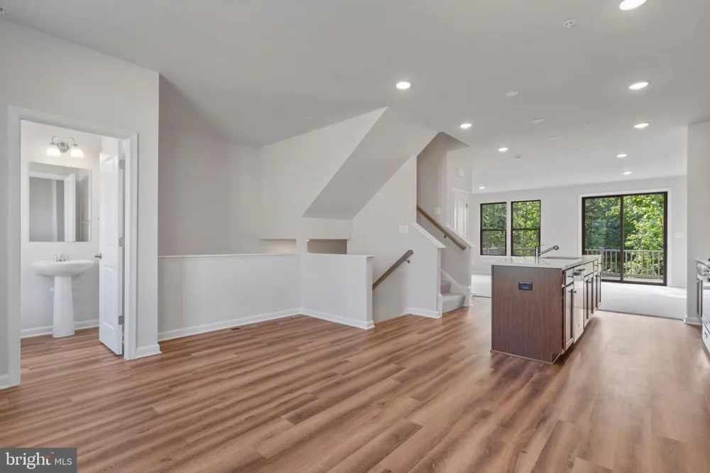 6947 GLADEBROOK RD Brandywine, MD 20613