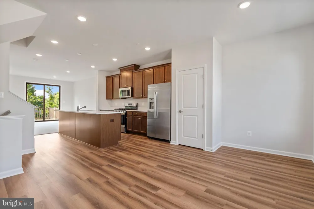 6947 GLADEBROOK RD Brandywine, MD 20613