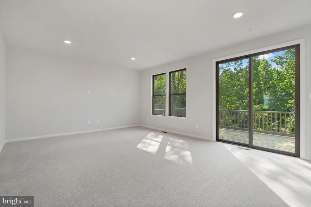 6947 GLADEBROOK RD Brandywine, MD 20613