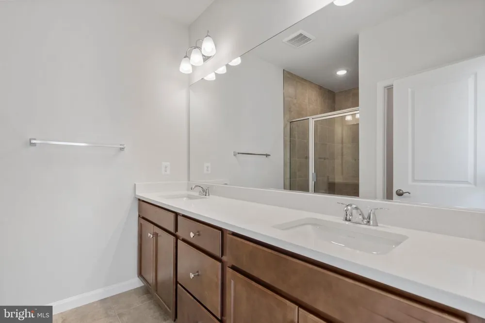6947 GLADEBROOK RD Brandywine, MD 20613