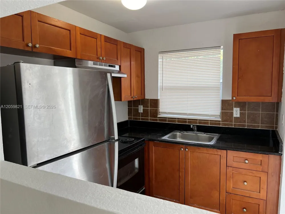 4251 NW 5th St #123 Plantation, FL 33317