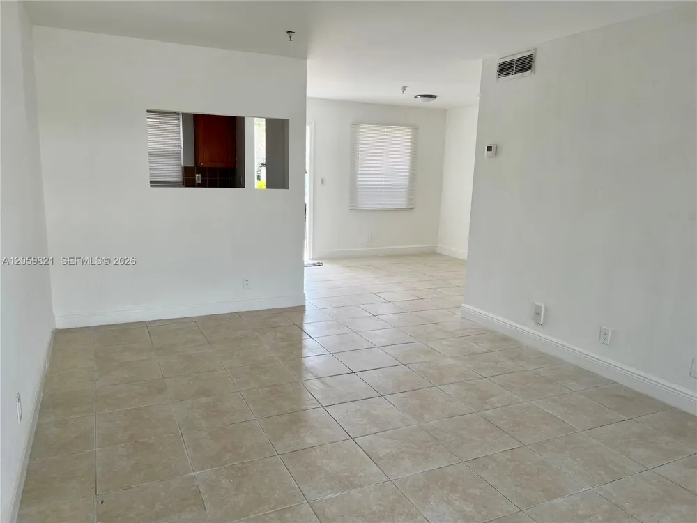 4251 NW 5th St #123 Plantation, FL 33317