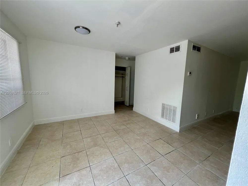 4251 NW 5th St #123 Plantation, FL 33317