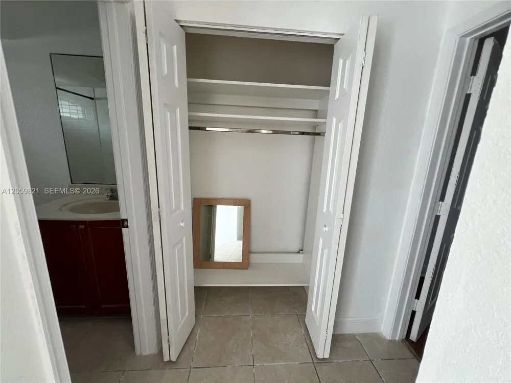 4251 NW 5th St #123 Plantation, FL 33317