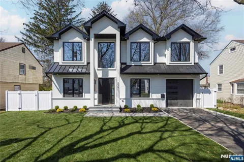 395 Hickory Avenue