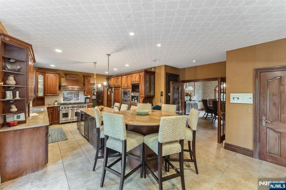 25 Wilshire Drive Sparta, NJ 07871