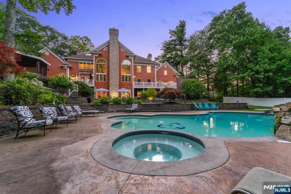 25 Wilshire Drive Sparta, NJ 07871