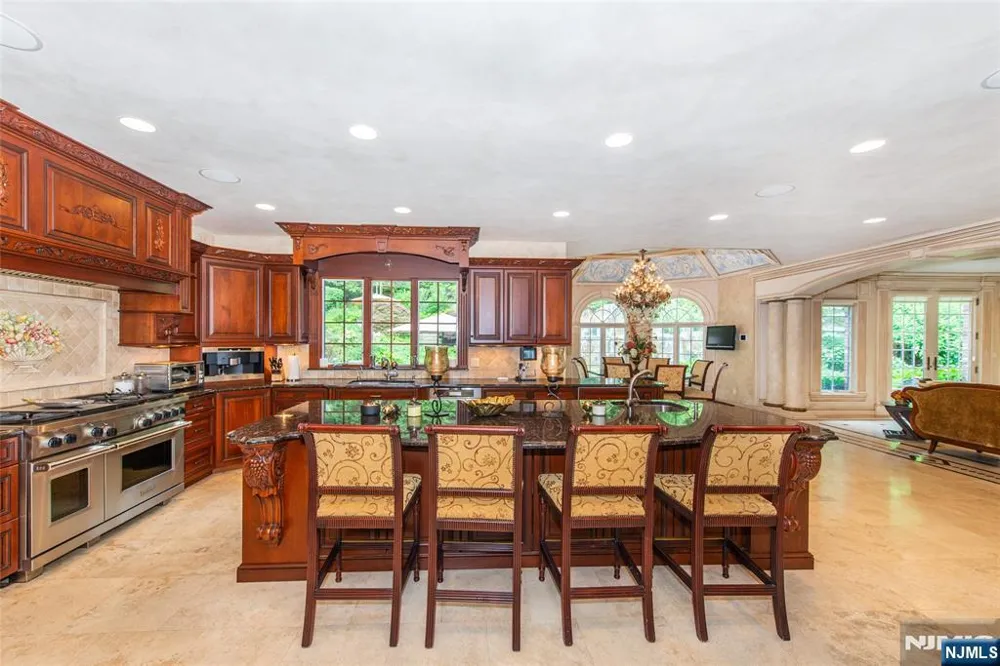 6 Adams Road Saddle River, NJ 07458