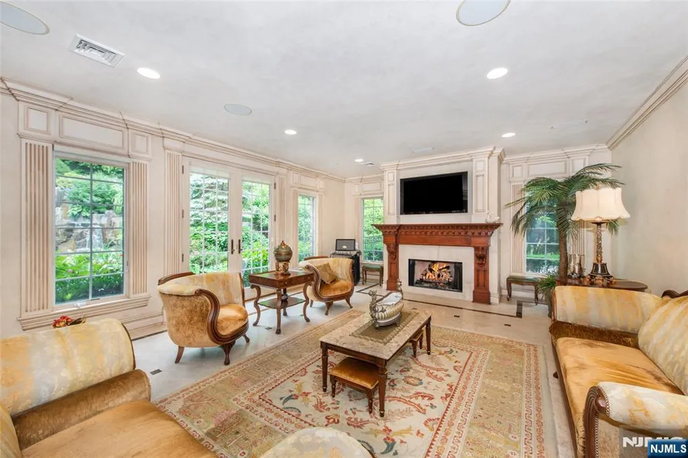 6 Adams Road Saddle River, NJ 07458