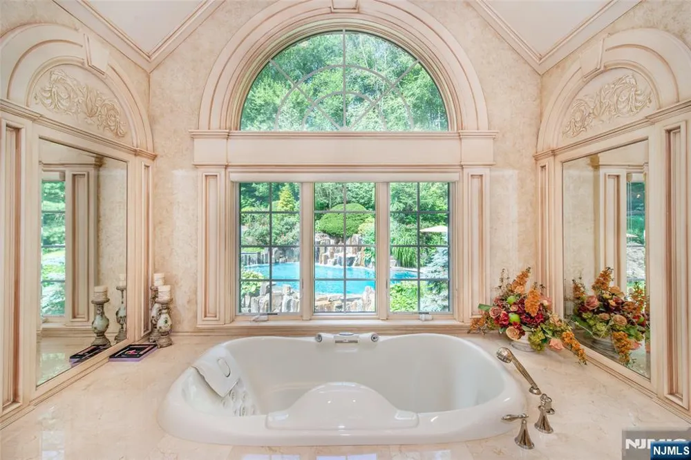 6 Adams Road Saddle River, NJ 07458