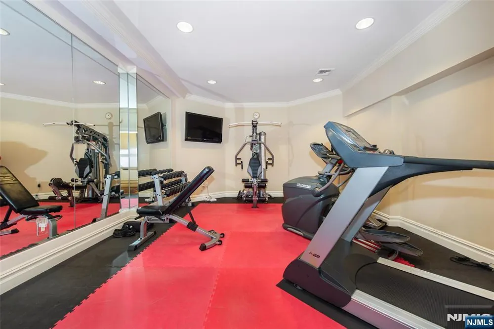 6 Adams Road Saddle River, NJ 07458