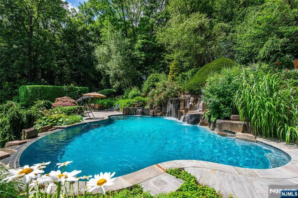 6 Adams Road Saddle River, NJ 07458