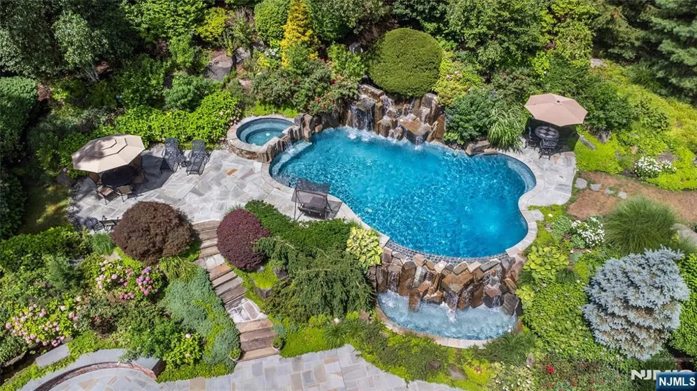 6 Adams Road Saddle River, NJ 07458