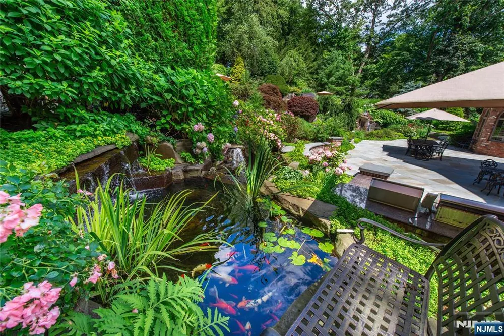 6 Adams Road Saddle River, NJ 07458