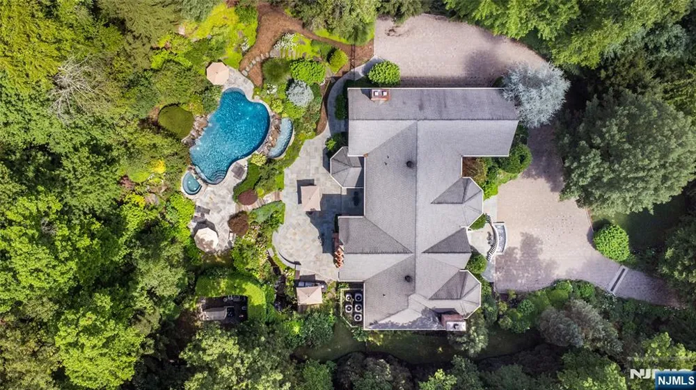6 Adams Road Saddle River, NJ 07458