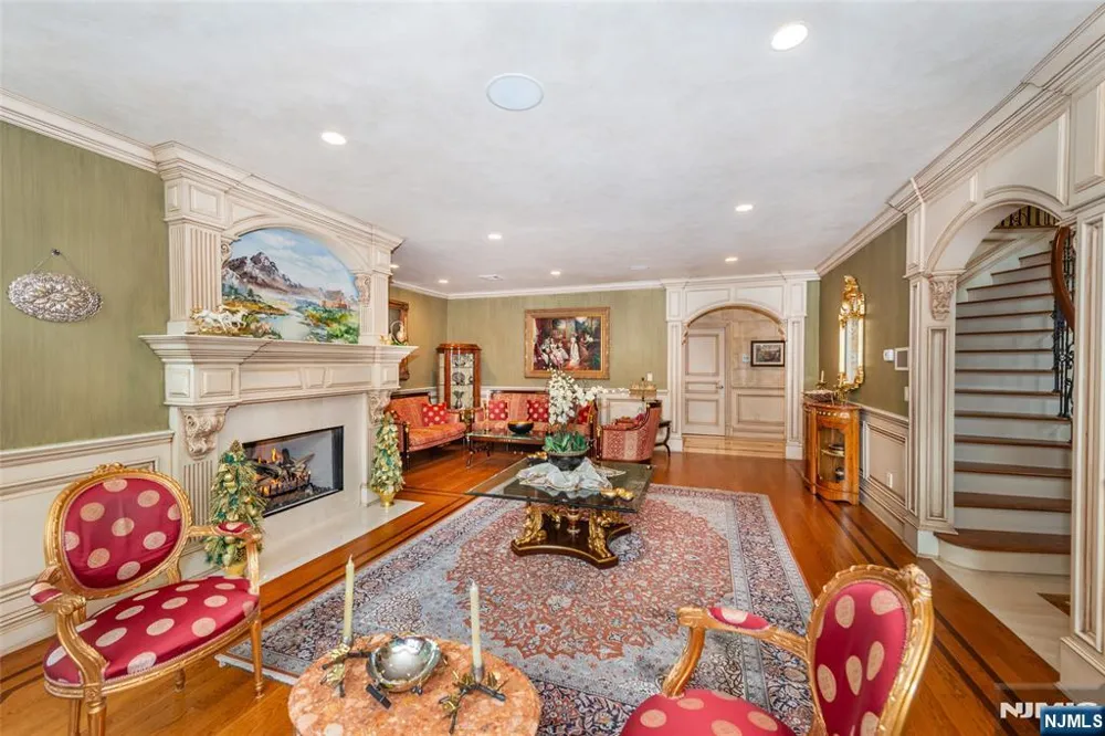 6 Adams Road Saddle River, NJ 07458
