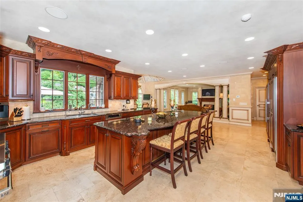 6 Adams Road Saddle River, NJ 07458